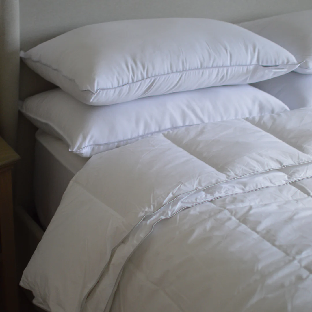 Down-Alternative Snugglemeister Duvet - Image 3